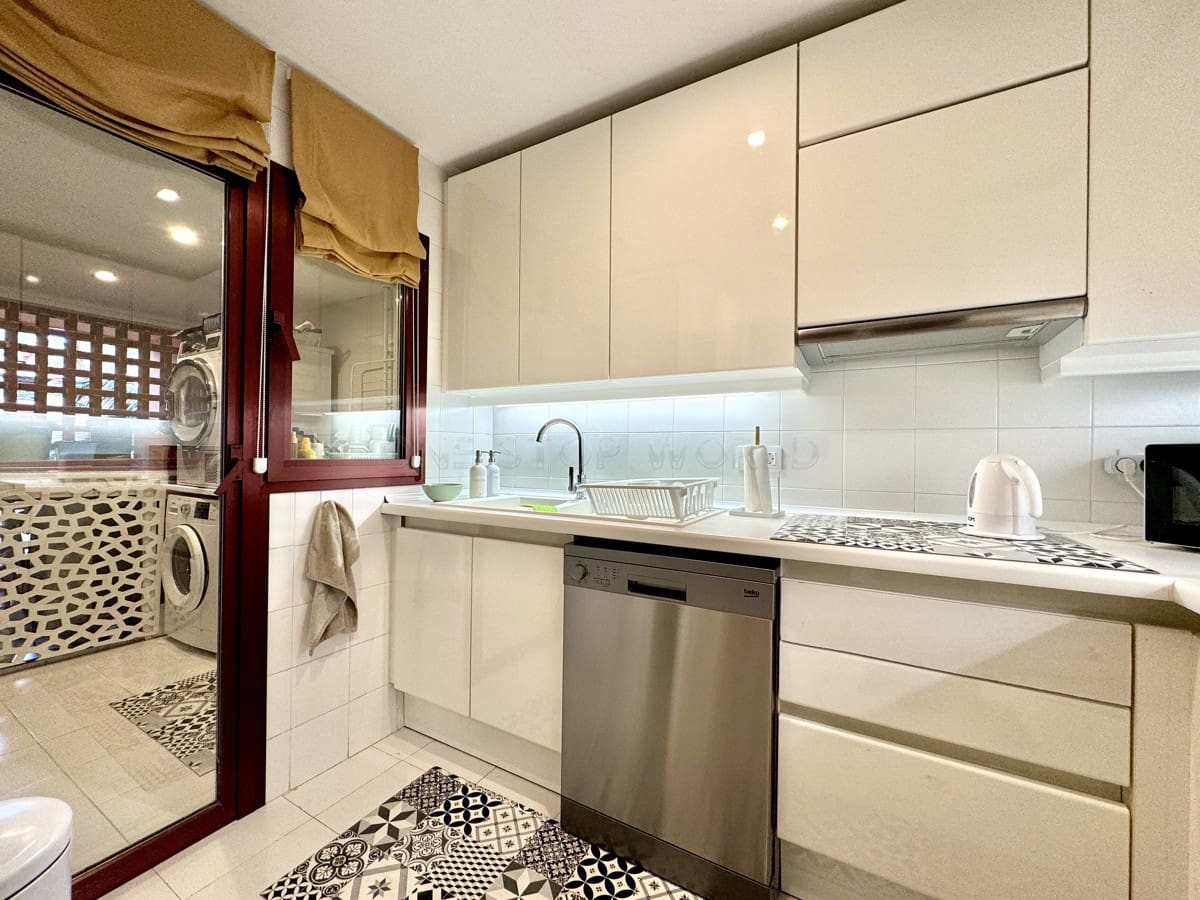 2 soveværelse Lejlighed til salg i Santa Ponsa med swimmingpool garage - € 795.000 (Ref: 9002540)