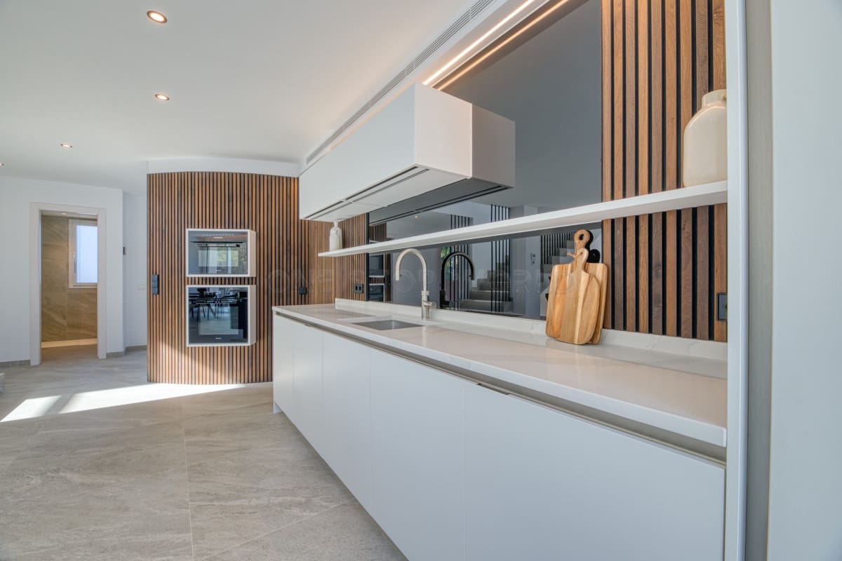 4 soveværelse Villa til salg i El Toro / Port Adriano - € 2.500.000 (Ref: 9002546)