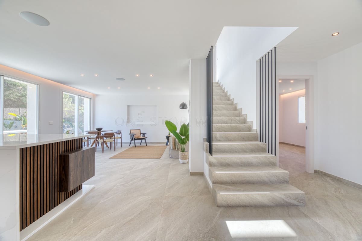 4 soveværelse Villa til salg i El Toro / Port Adriano - € 2.500.000 (Ref: 9002546)