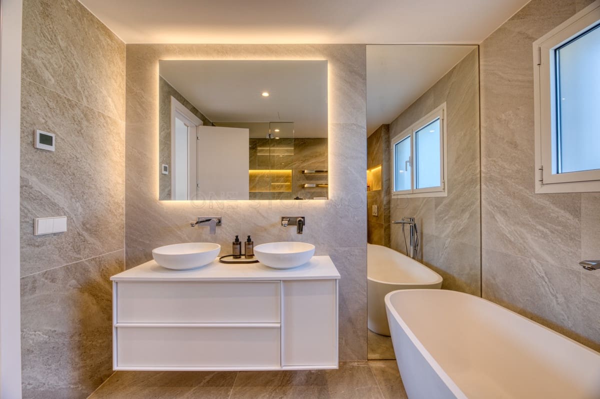 4 soveværelse Villa til salg i El Toro / Port Adriano - € 2.500.000 (Ref: 9002546)