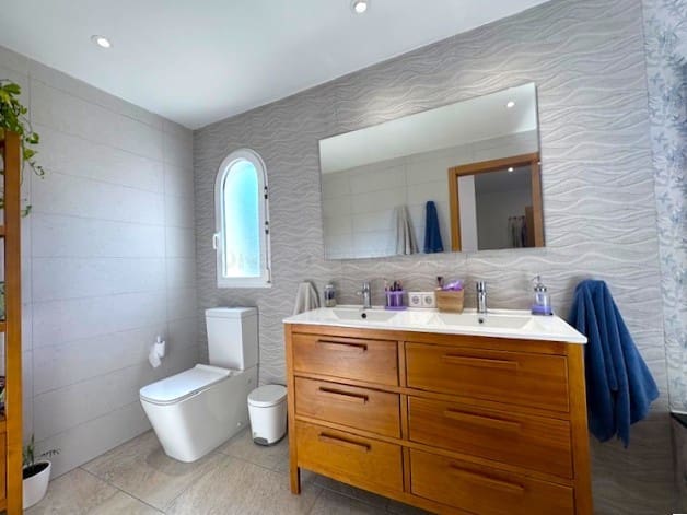 4 soveværelse Villa til salg i El Toro / Port Adriano med swimmingpool - € 1.650.000 (Ref: 9002547)