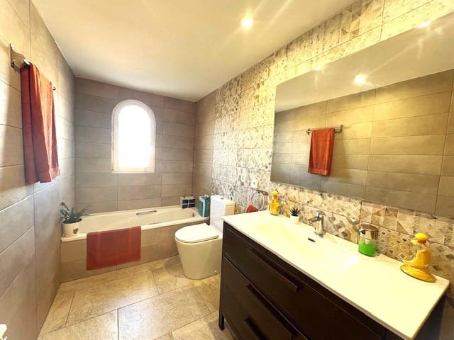 4 soveværelse Villa til salg i El Toro / Port Adriano med swimmingpool - € 1.650.000 (Ref: 9002547)