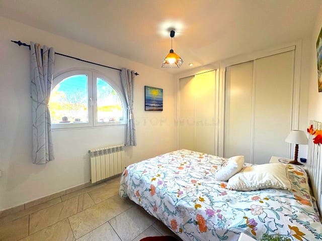 4 soveværelse Villa til salg i El Toro / Port Adriano med swimmingpool - € 1.650.000 (Ref: 9002547)