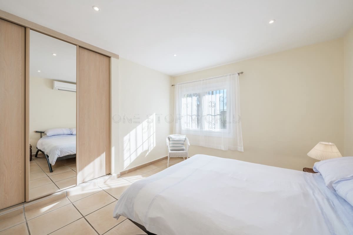 3 chambre Villa/Maison à vendre à Santa Ponsa avec piscine - 1 500 000 € (Ref: 9002548)