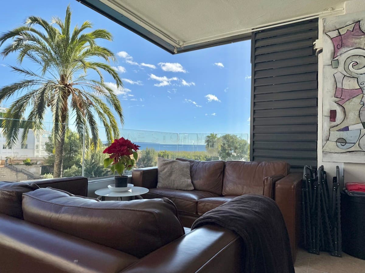 Piso de 2 habitaciones en Portals Nous en venta con piscina - 900.000 € (Ref: 9002552)