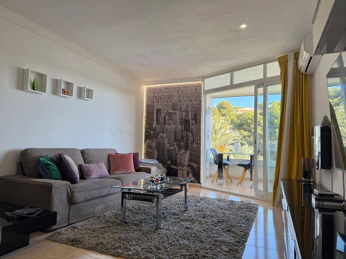 Piso de 2 habitaciones en Portals Nous en venta con piscina - 900.000 € (Ref: 9002552)