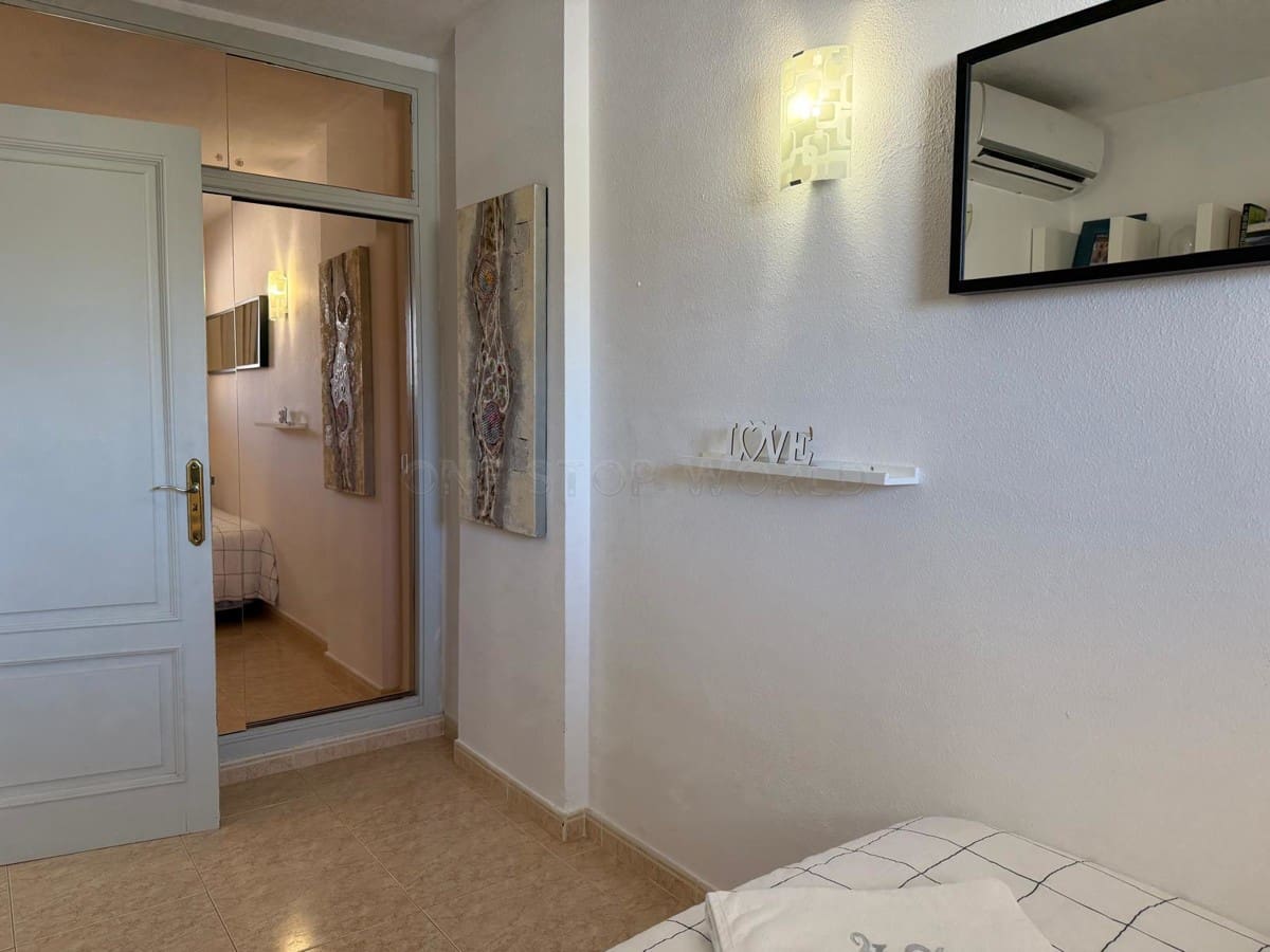 Piso de 2 habitaciones en Portals Nous en venta con piscina - 900.000 € (Ref: 9002552)