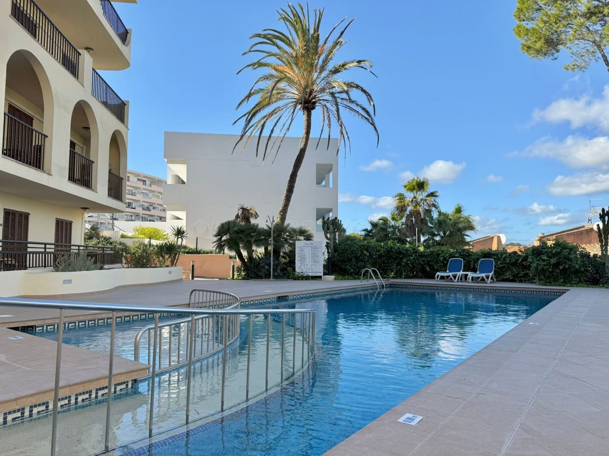 2 soveværelse Lejlighed til salg i Santa Ponsa med swimmingpool - € 439.000 (Ref: 9002555)
