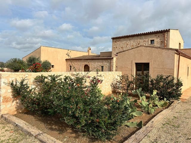 4 bedroom Finca/Country House for sale in Santanyí - € 3,200,000 (Ref: 9002557)