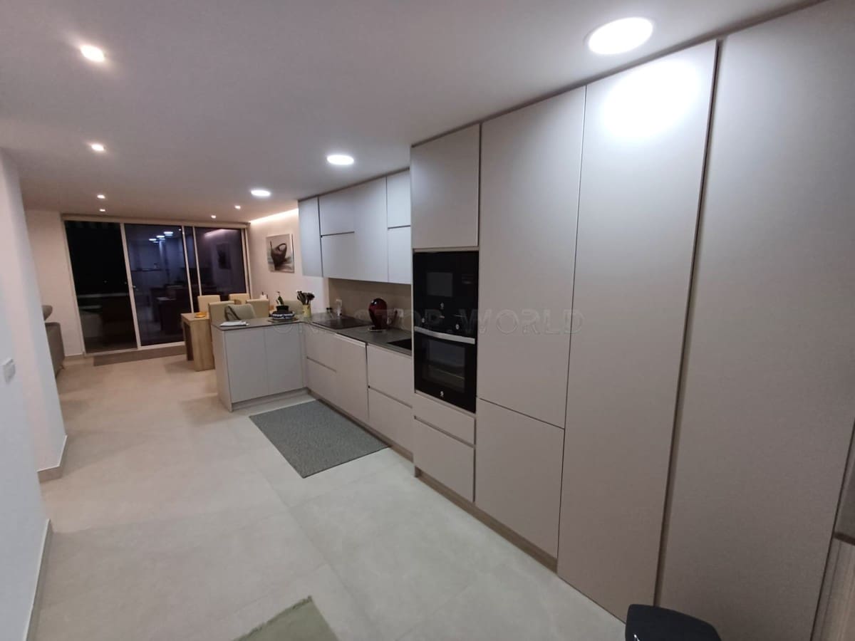 1 slaapkamer Flat te koop in El Toro / Port Adriano - € 550.000 (Ref: 9002558)