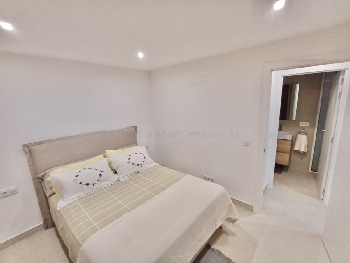 1 slaapkamer Flat te koop in El Toro / Port Adriano - € 550.000 (Ref: 9002558)