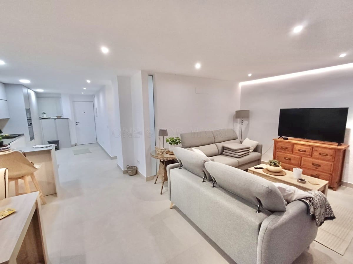 1 slaapkamer Flat te koop in El Toro / Port Adriano - € 550.000 (Ref: 9002558)