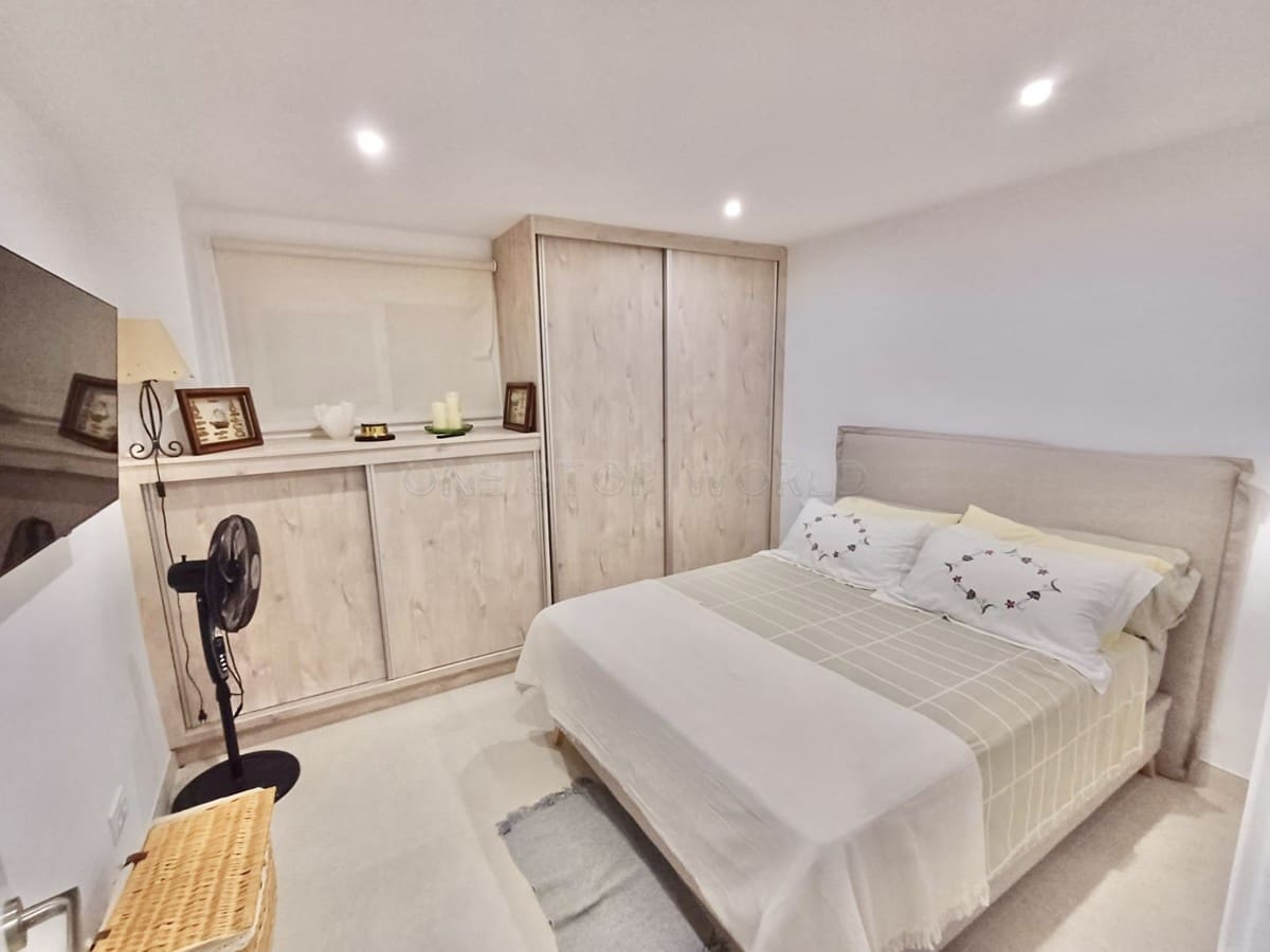 1 slaapkamer Flat te koop in El Toro / Port Adriano - € 550.000 (Ref: 9002558)