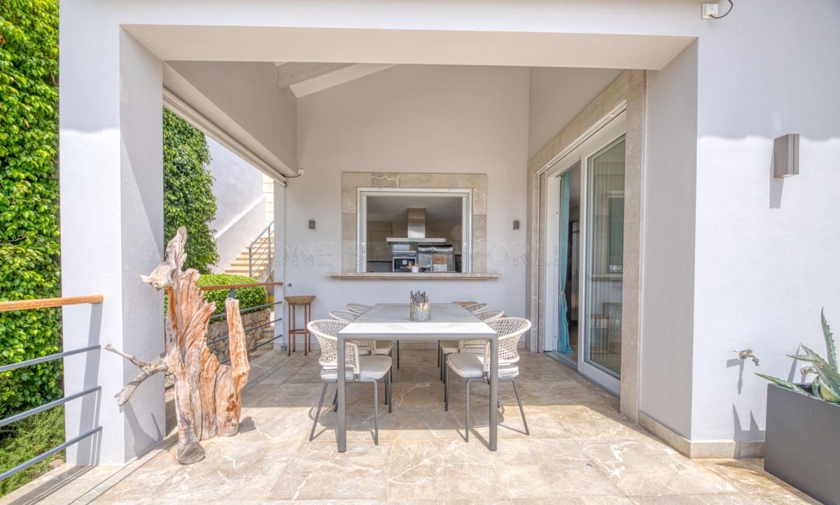 5 bedroom Villa for sale in Puerto de Andratx - € 9,900,000 (Ref: 9002559)