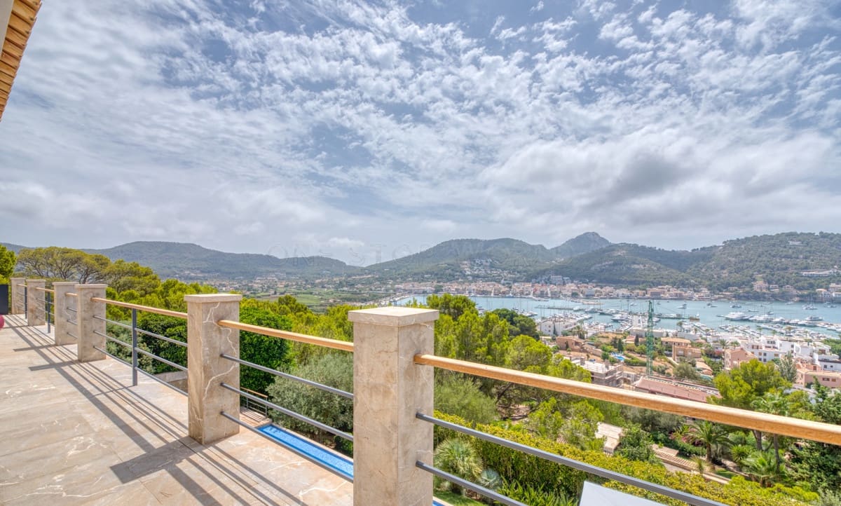 5 bedroom Villa for sale in Puerto de Andratx - € 9,900,000 (Ref: 9002559)