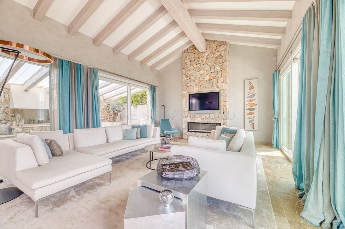 5 bedroom Villa for sale in Puerto de Andratx - € 9,900,000 (Ref: 9002559)