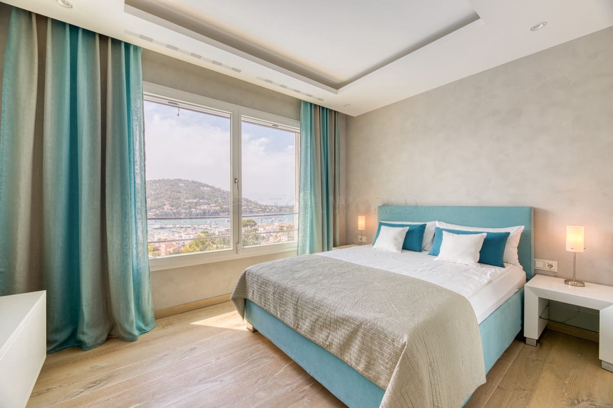 5 bedroom Villa for sale in Puerto de Andratx - € 9,900,000 (Ref: 9002559)