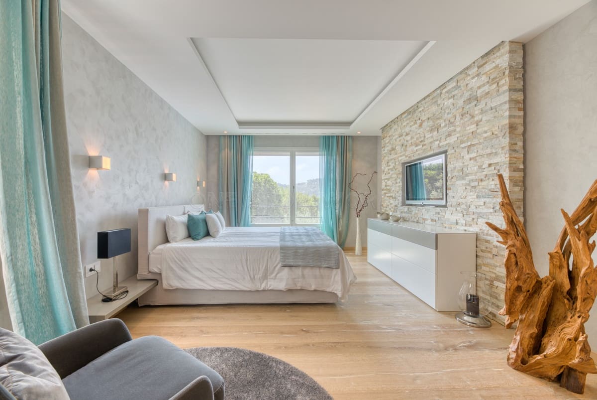 5 bedroom Villa for sale in Puerto de Andratx - € 9,900,000 (Ref: 9002559)