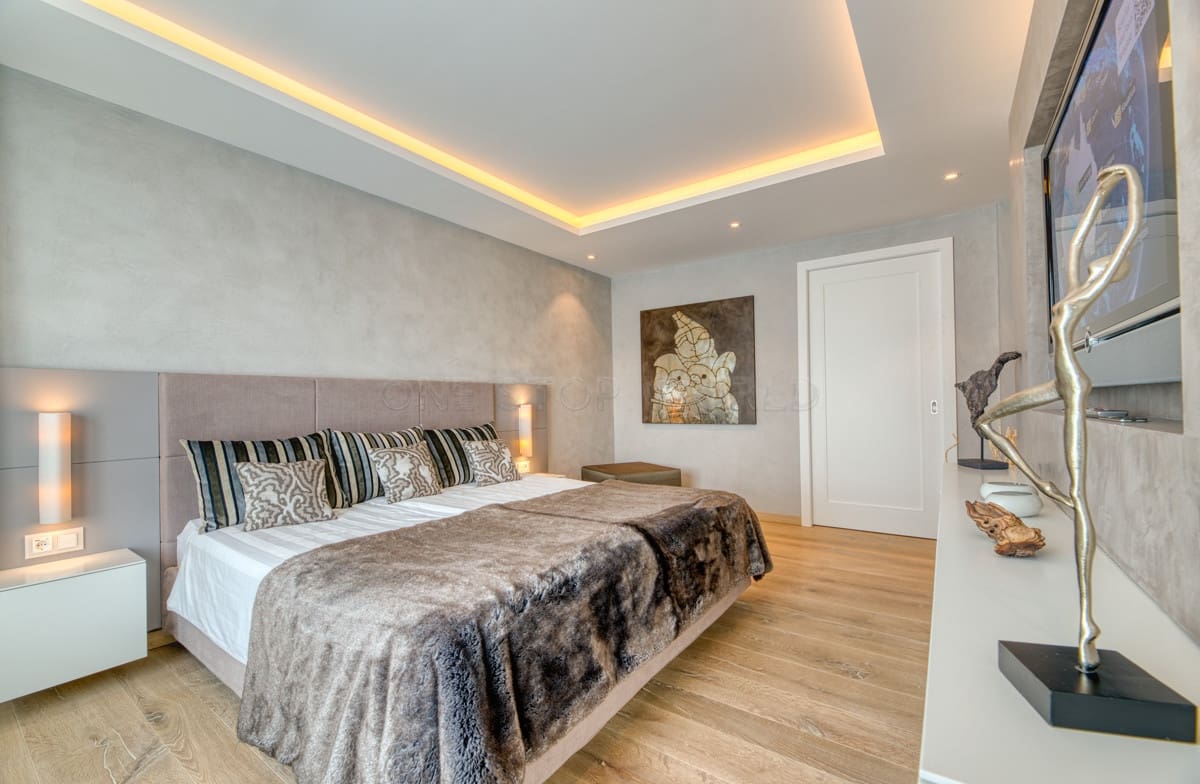 5 bedroom Villa for sale in Puerto de Andratx - € 9,900,000 (Ref: 9002559)