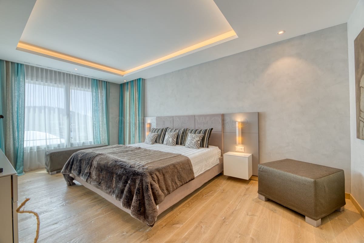 5 bedroom Villa for sale in Puerto de Andratx - € 9,900,000 (Ref: 9002559)