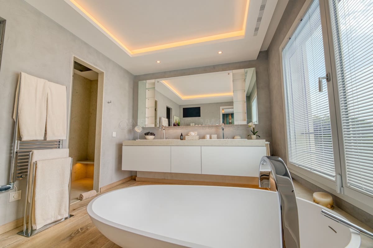 5 bedroom Villa for sale in Puerto de Andratx - € 9,900,000 (Ref: 9002559)