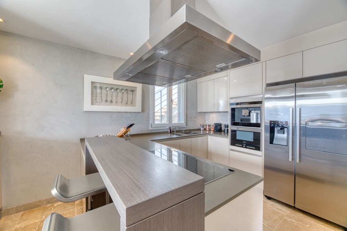 5 bedroom Villa for sale in Puerto de Andratx - € 9,900,000 (Ref: 9002559)