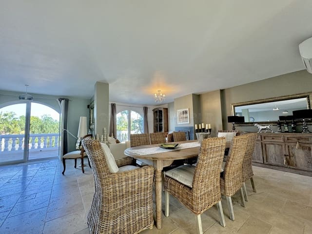 5 makuuhuone Huvila myytävänä paikassa El Toro / Port Adriano, Calvià mukana uima-altaan - 1 600 000 € (Ref: 9002562)