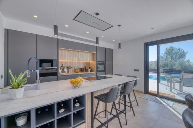 Chalet de 4 habitaciones en Marratxí en venta con piscina - 1.720.000 € (Ref: 9002584)