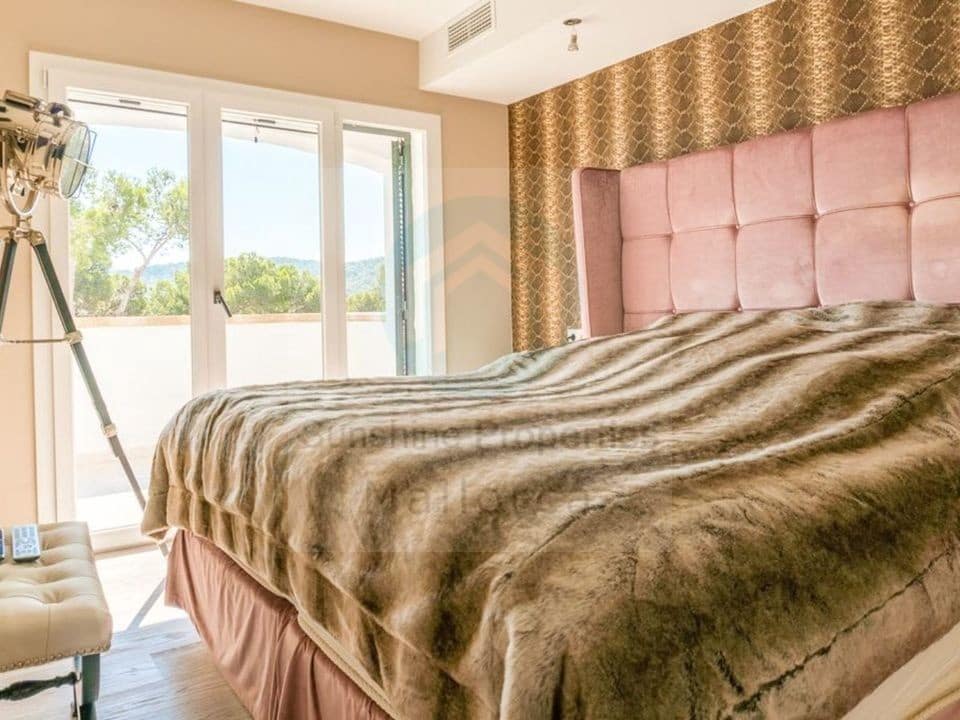 4 soveværelse Byhus til salg i El Toro / Port Adriano med swimmingpool garage - € 1.385.000 (Ref: 9057216)