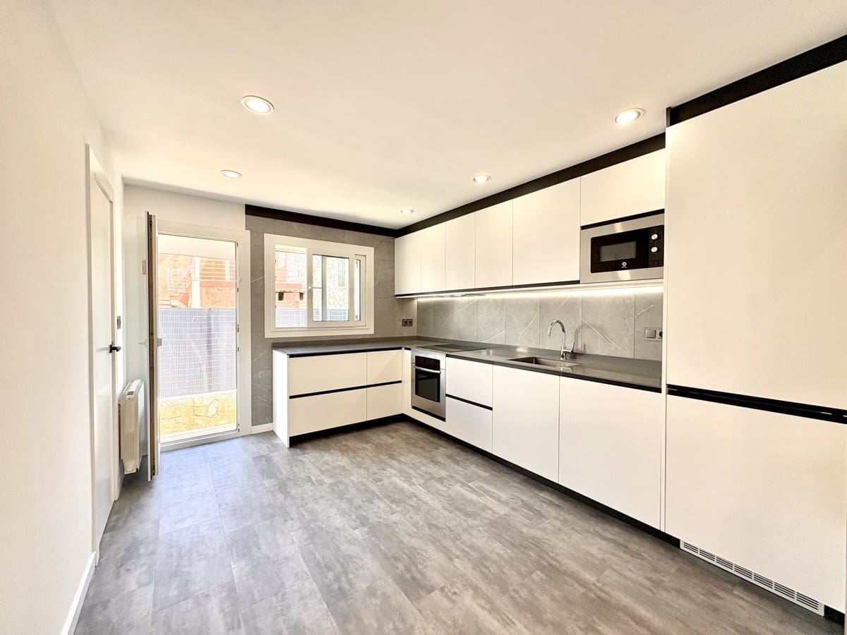 4 soverom Hus til leie i El Toro / Port Adriano - € 4 000 (Ref: 9077463)