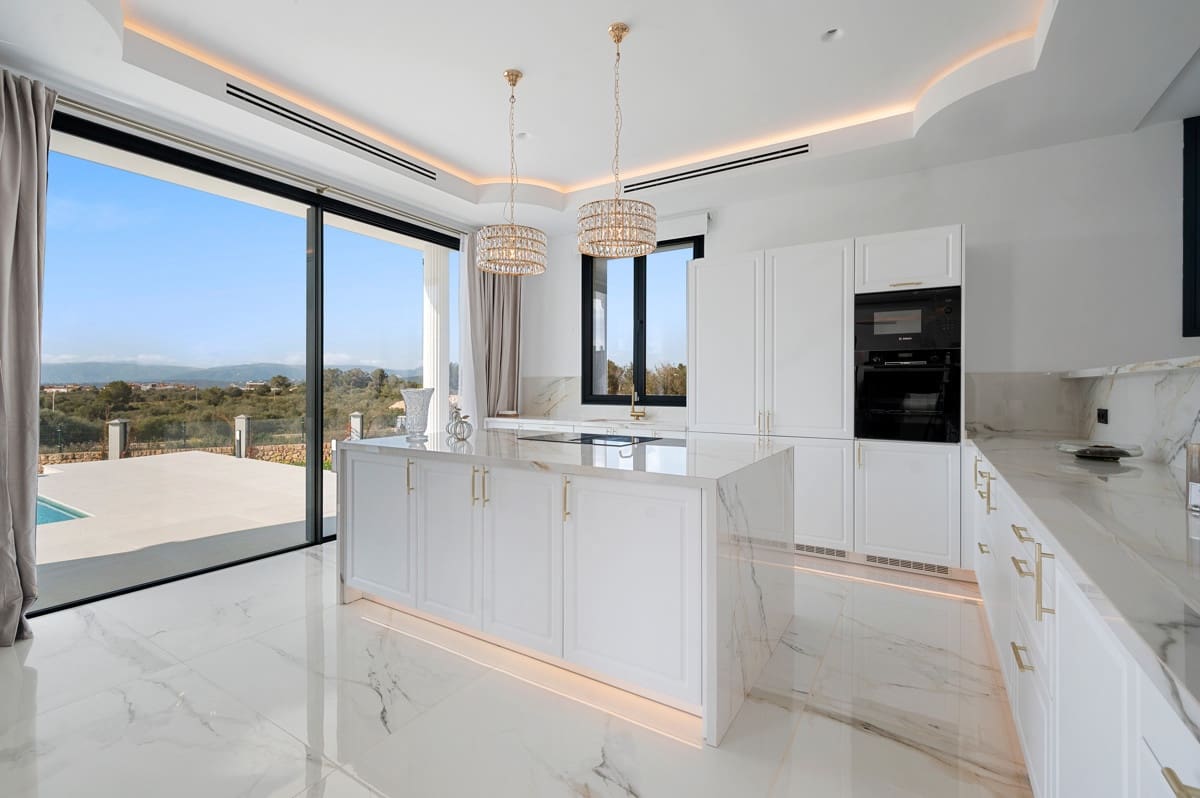 4 soveværelse Villa til leje i Son Gual - € 10.000 (Ref: 9077464)