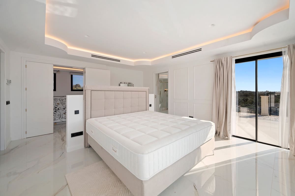 4 soveværelse Villa til leje i Son Gual - € 10.000 (Ref: 9077464)