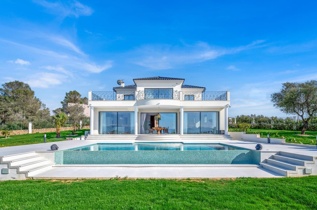 4 soveværelse Villa til leje i Son Gual - € 10.000 (Ref: 9077464)