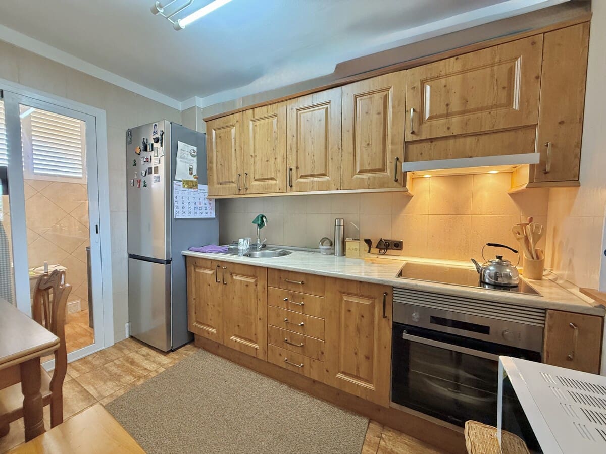 Penthouse til leje i El Toro / Port Adriano - € 1.800 (Ref: 9161979)