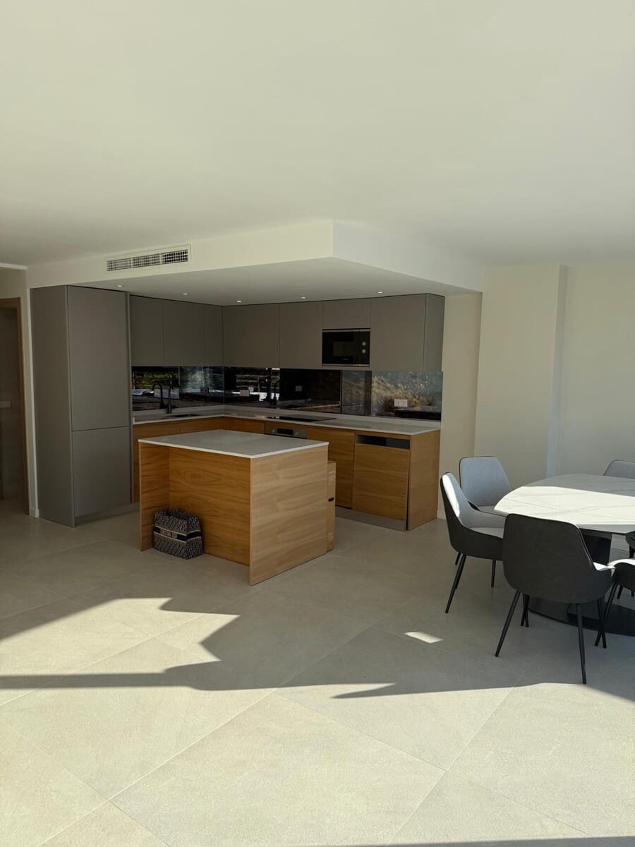 2 sypialnia Mieszkanie na sprzedaż w Puerto Portals - 1 060 000 € (Ref: 9352817)