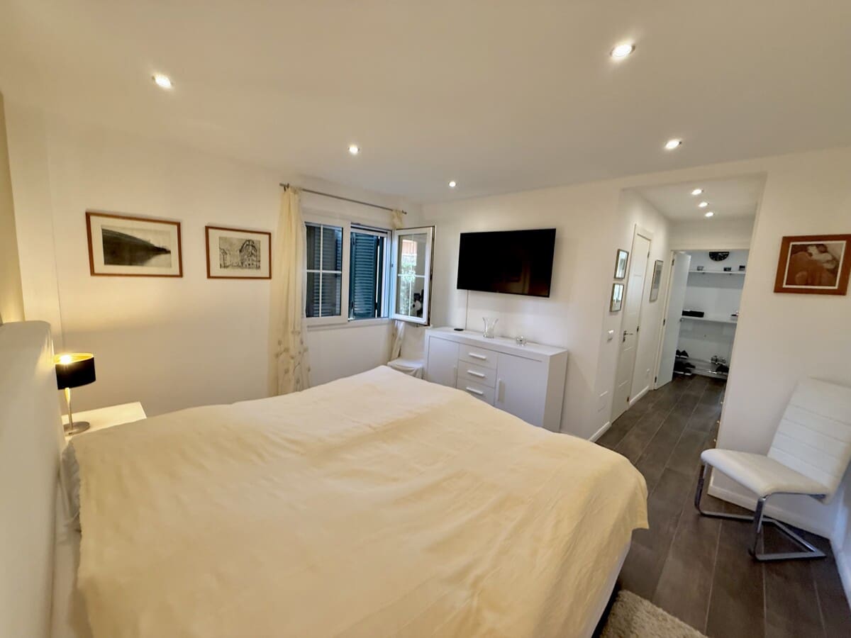 2 slaapkamer Flat te koop in El Toro / Port Adriano met zwembad - € 1.195.000 (Ref: 9400361)