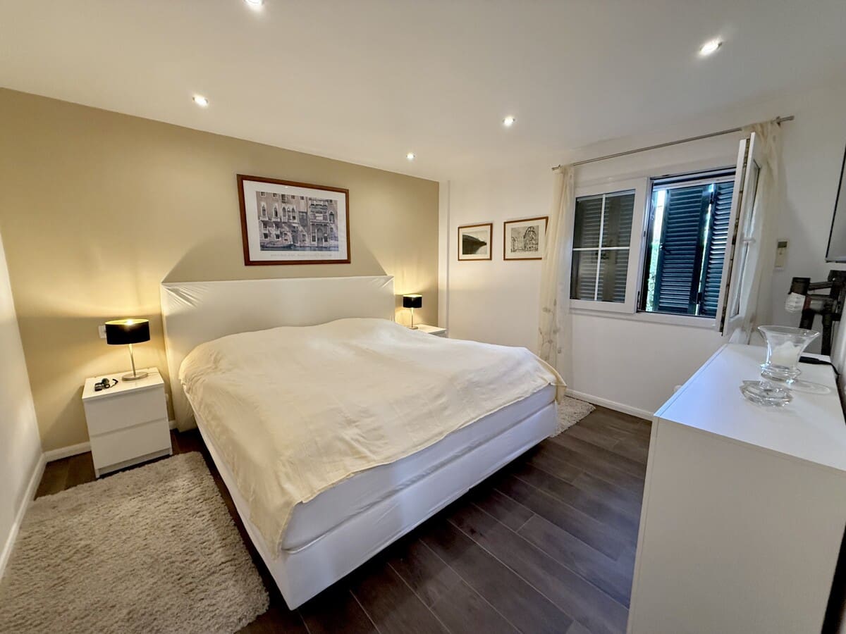 2 slaapkamer Flat te koop in El Toro / Port Adriano met zwembad - € 1.195.000 (Ref: 9400361)