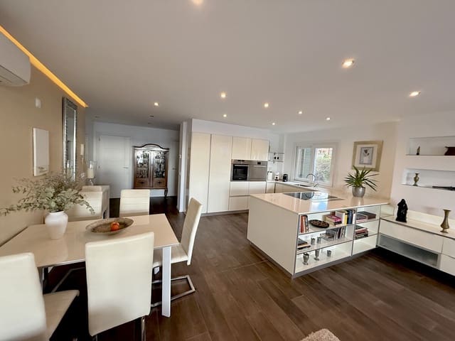 2 bedroom Flat for sale in El Toro / Port Adriano, Calvià with pool - € 1,195,000 (Ref: 9400361)