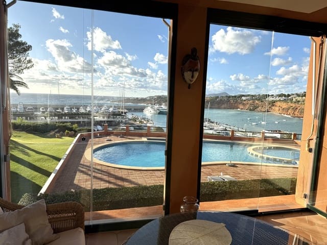 2 bedroom Flat for sale in El Toro / Port Adriano, Calvià with pool - € 1,195,000 (Ref: 9400361)