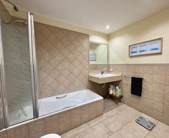 3 chambre Villa/Maison Mitoyenne à vendre à Calvià Pueblo, Calvià avec piscine garage - 850 000 € (Ref: 9757789)