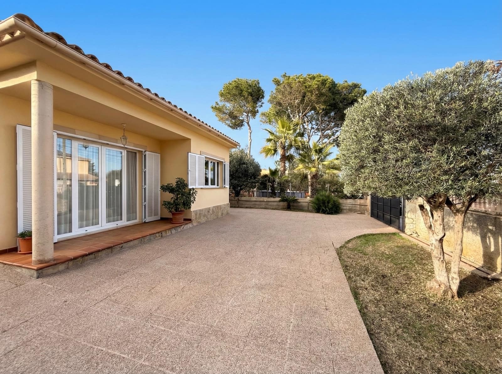 3 makuuhuone Huvila myytävänä paikassa El Toro / Port Adriano - 1 070 000 € (Ref: 9757812)