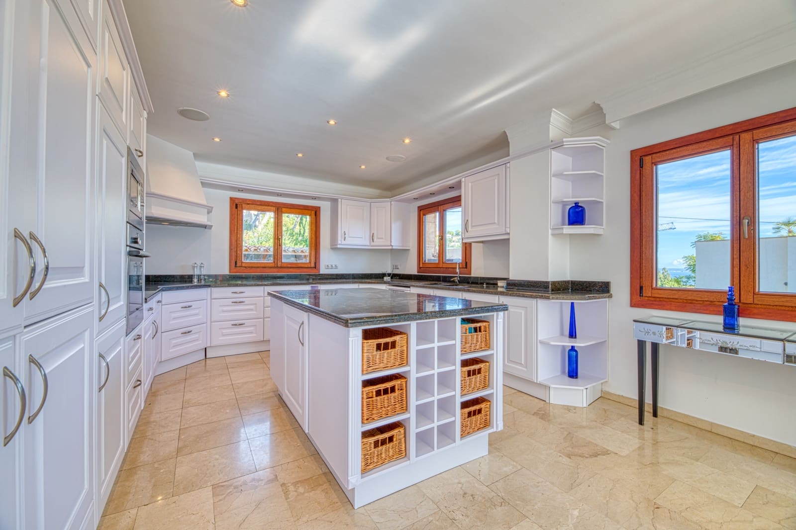 5 bedroom Villa for sale in Costa d'en Blanes with pool - € 2,600,000 (Ref: 9841553)