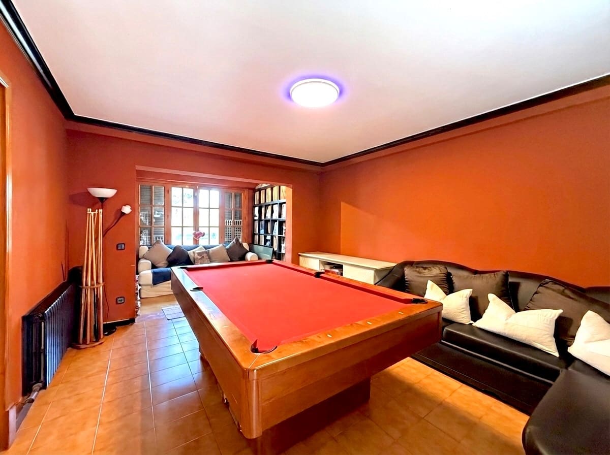 6 soverom Villa til salgs i Santa Ponsa med svømmebasseng garasje - € 2 195 000 (Ref: 9867292)