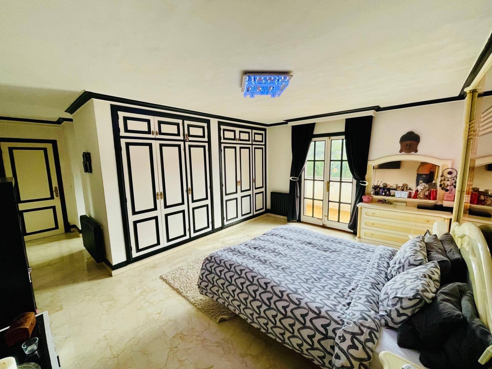 6 soverom Villa til salgs i Santa Ponsa med svømmebasseng garasje - € 2 195 000 (Ref: 9867292)
