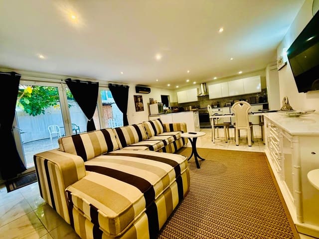 6 soverom Villa til salgs i Santa Ponsa, Calvià med svømmebasseng garasje - € 2 195 000 (Ref: 9867292)