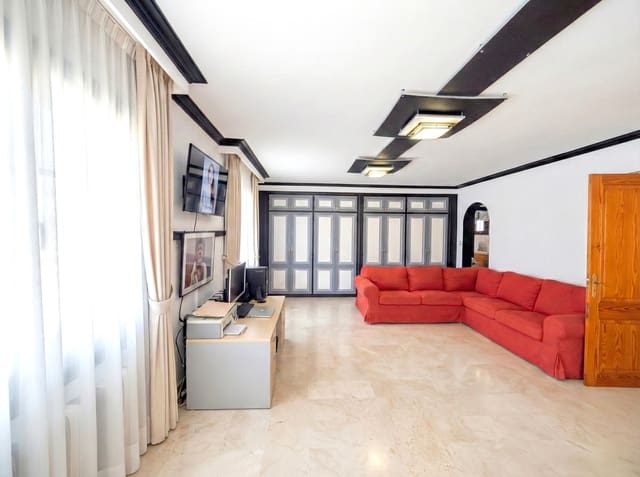 6 soverom Villa til salgs i Santa Ponsa, Calvià med svømmebasseng garasje - € 2 195 000 (Ref: 9867292)