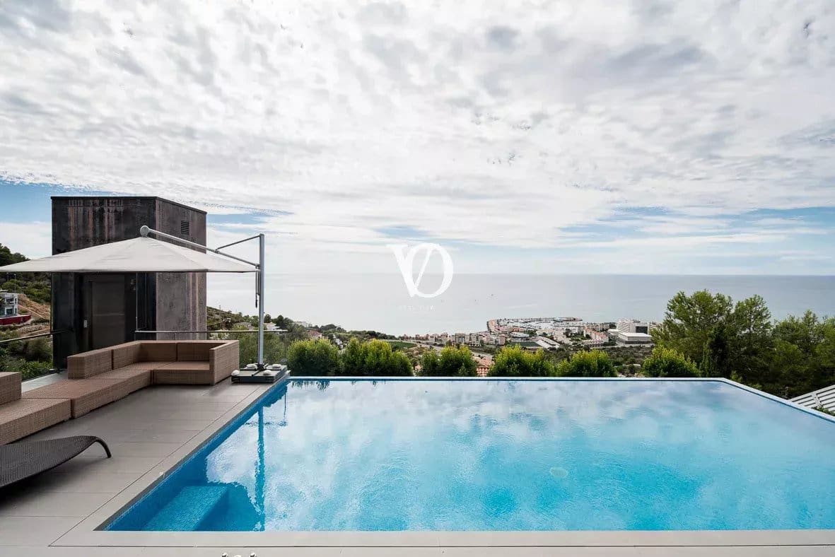 5 soveværelse Lejlighed til salg i Sitges med swimmingpool - € 3.490.000 (Ref: 9218729)