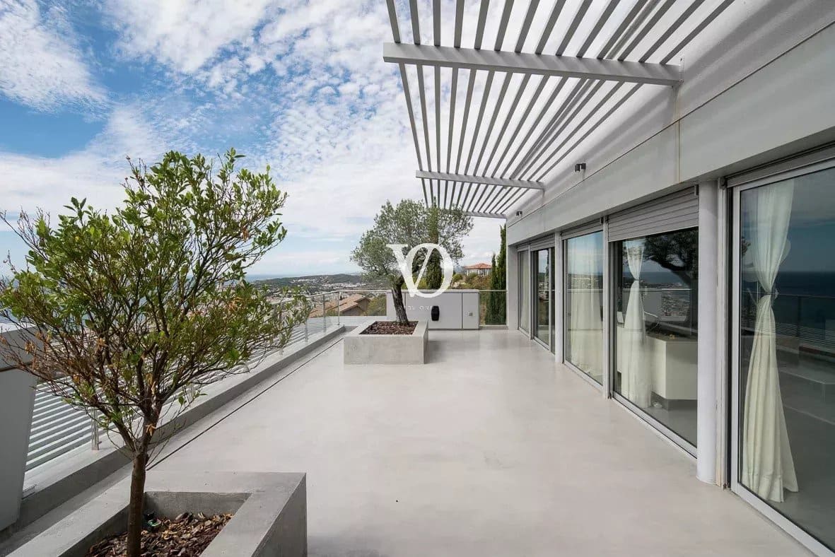 5 soveværelse Lejlighed til salg i Sitges med swimmingpool - € 3.490.000 (Ref: 9218729)