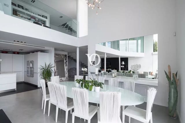 5 soveværelse Lejlighed til salg i Sitges med swimmingpool - € 3.490.000 (Ref: 9218729)