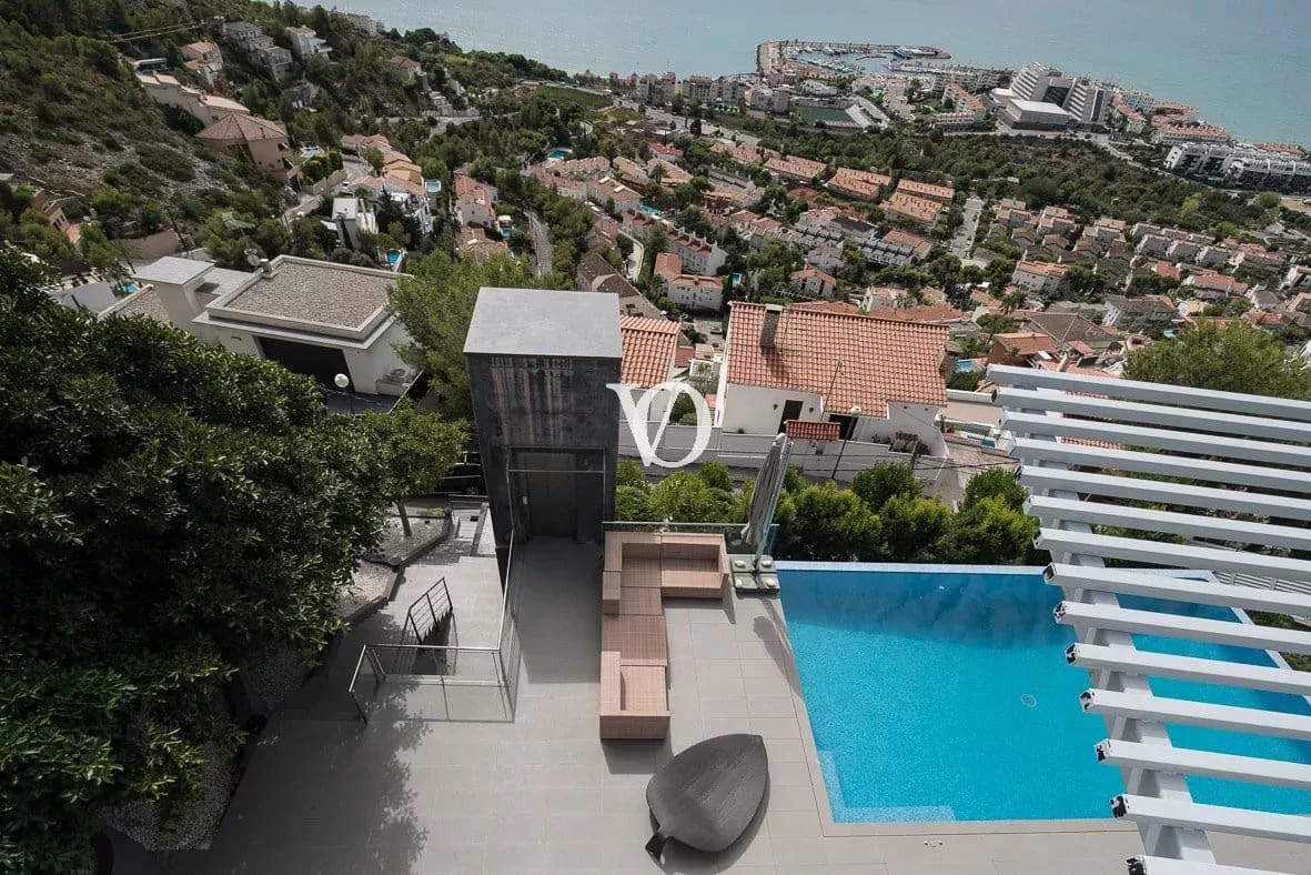 5 soveværelse Lejlighed til salg i Sitges med swimmingpool - € 3.490.000 (Ref: 9218729)